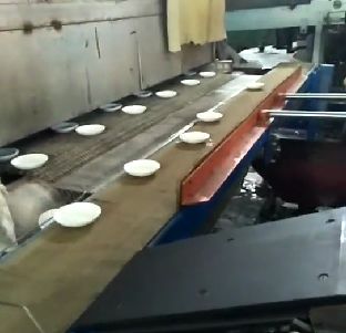 kupić Biała linia produkcyjna szklanych zestawów stołowych 380V Opal Glass Bowl Forming Machine produkcja online